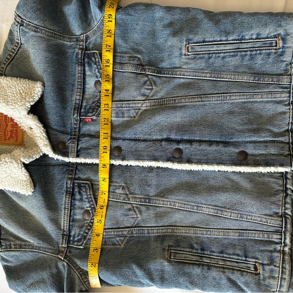 Levi's Classic Blue Denim Jacket with Cream Sherpa Collar - Picture 4 of 6